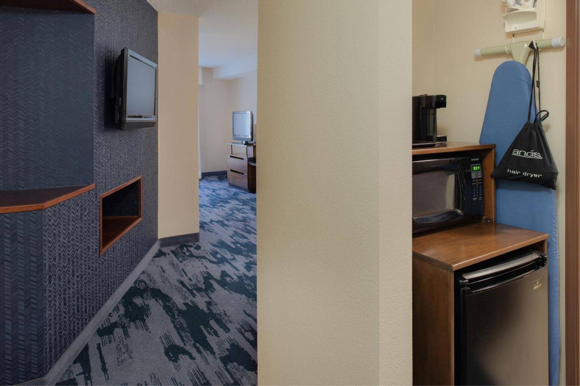 Отель Fairfield By Marriott Troy Экстерьер фото