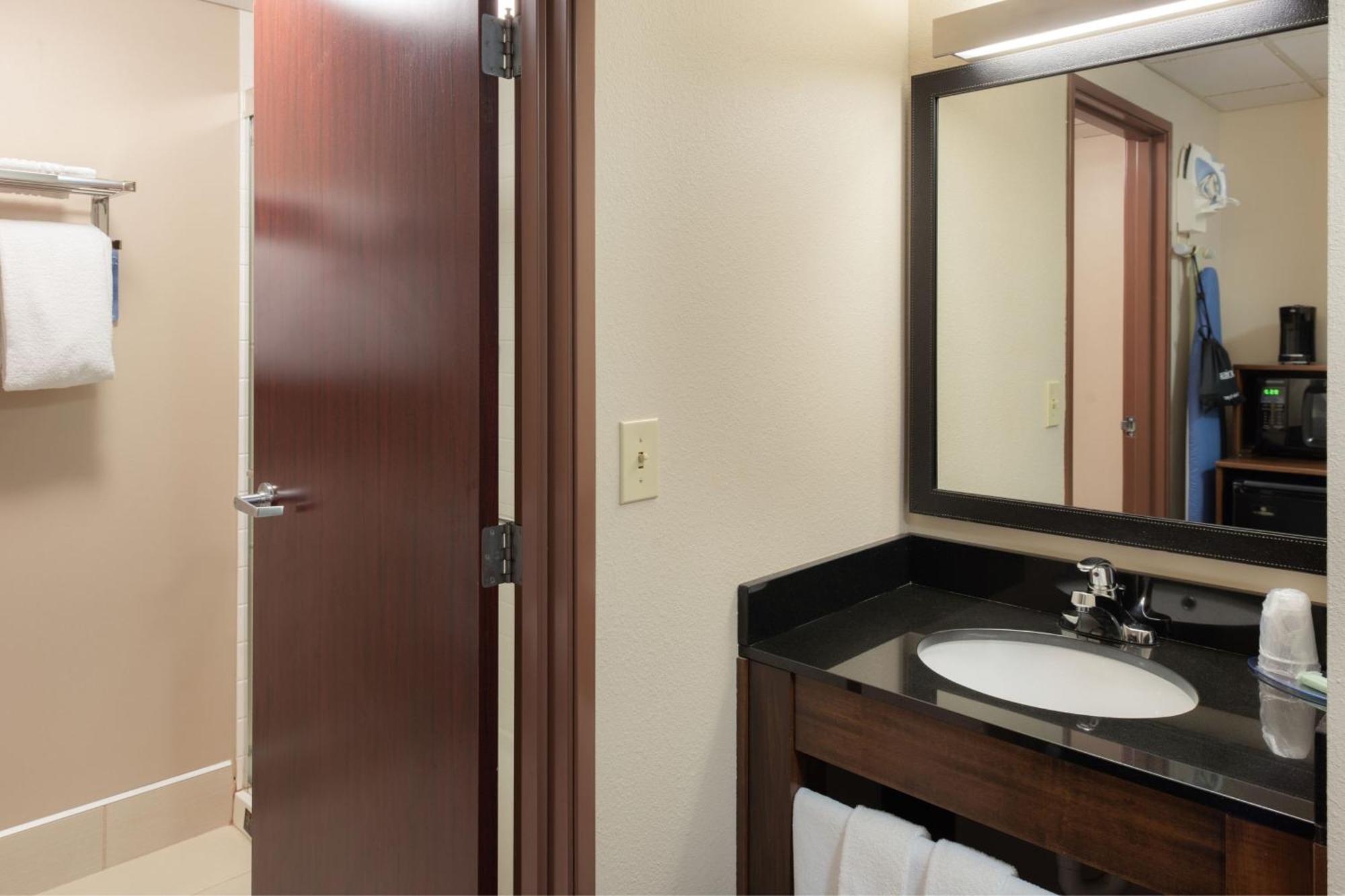 Отель Fairfield By Marriott Troy Экстерьер фото