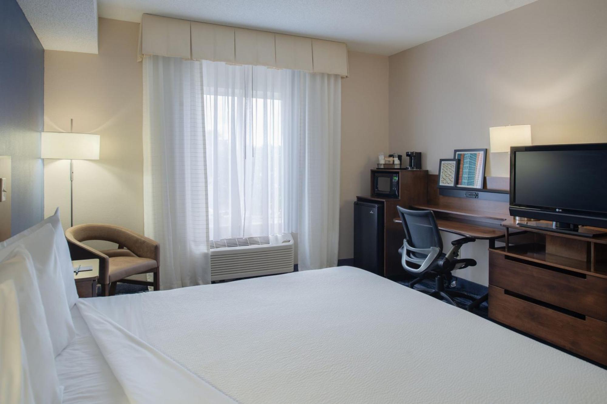 Отель Fairfield By Marriott Troy Экстерьер фото