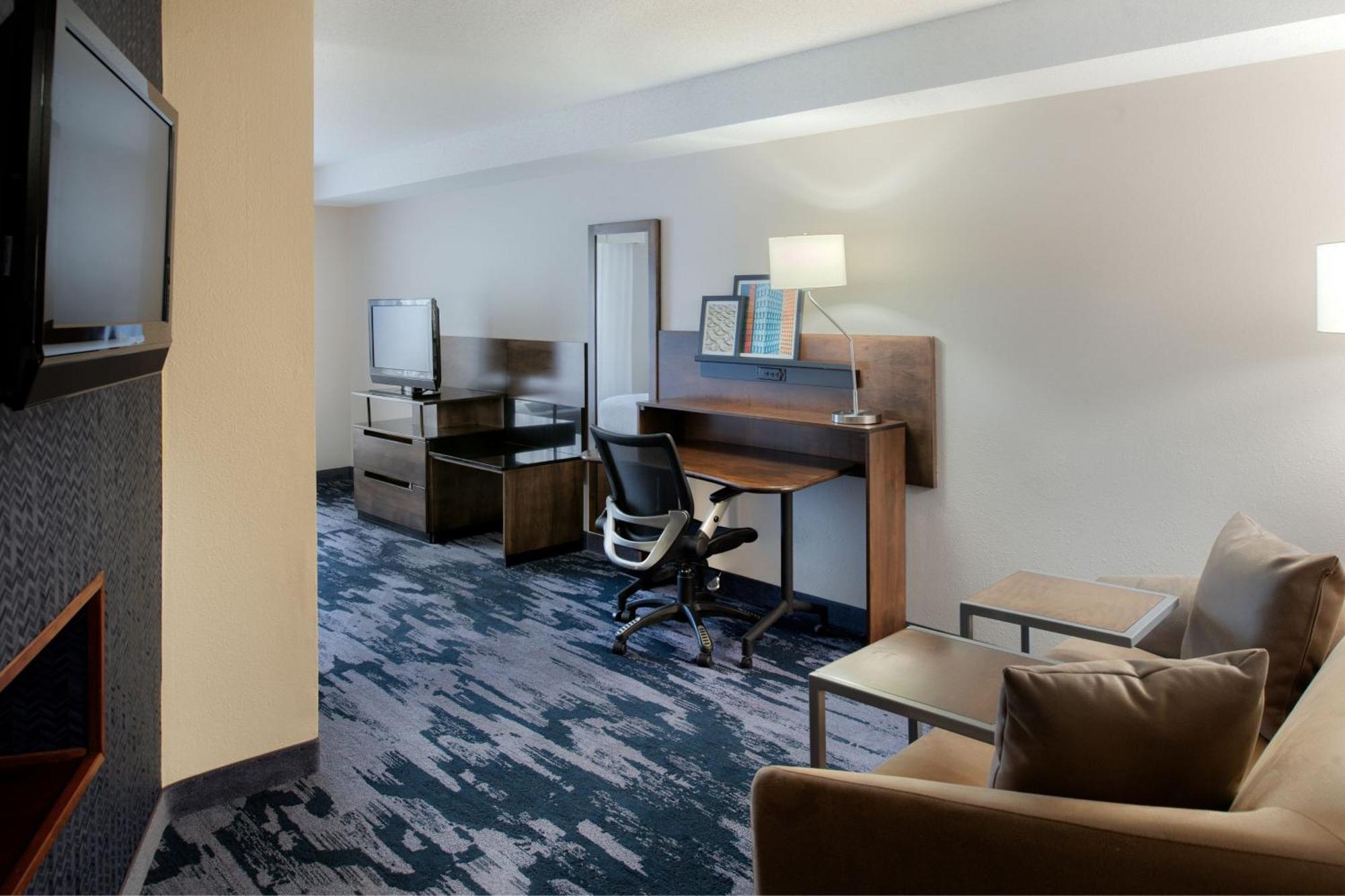 Отель Fairfield By Marriott Troy Экстерьер фото