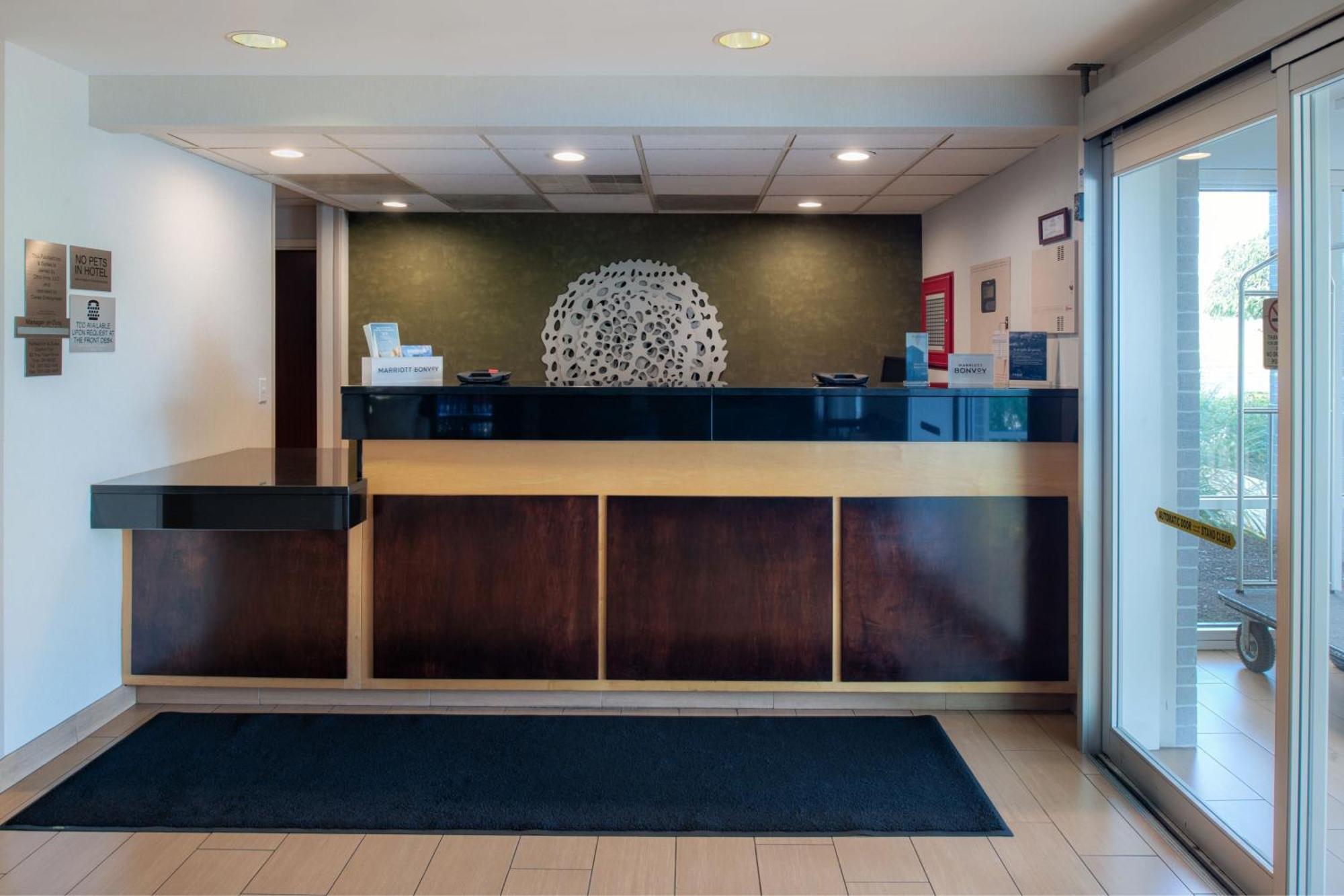 Отель Fairfield By Marriott Troy Экстерьер фото